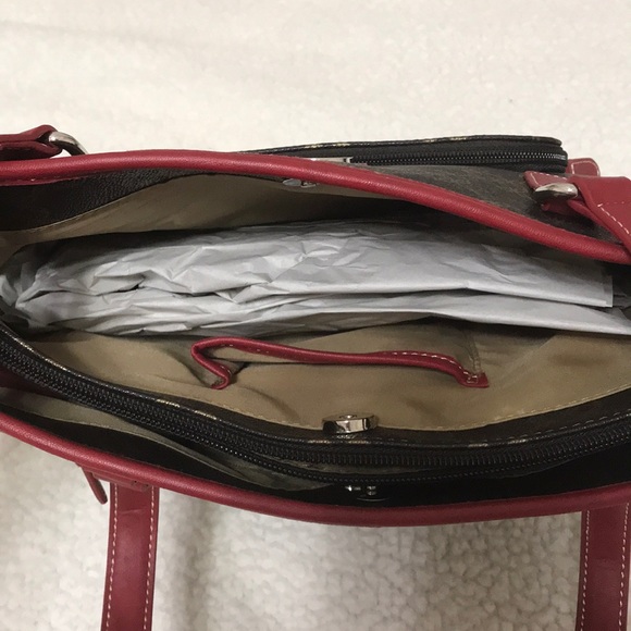 Handbags - Picture 3 of 7